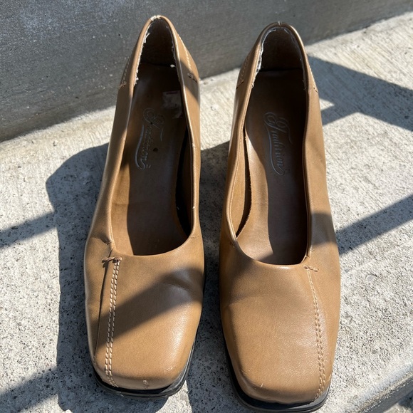 Beige block 90s heels - Picture 1 of 5